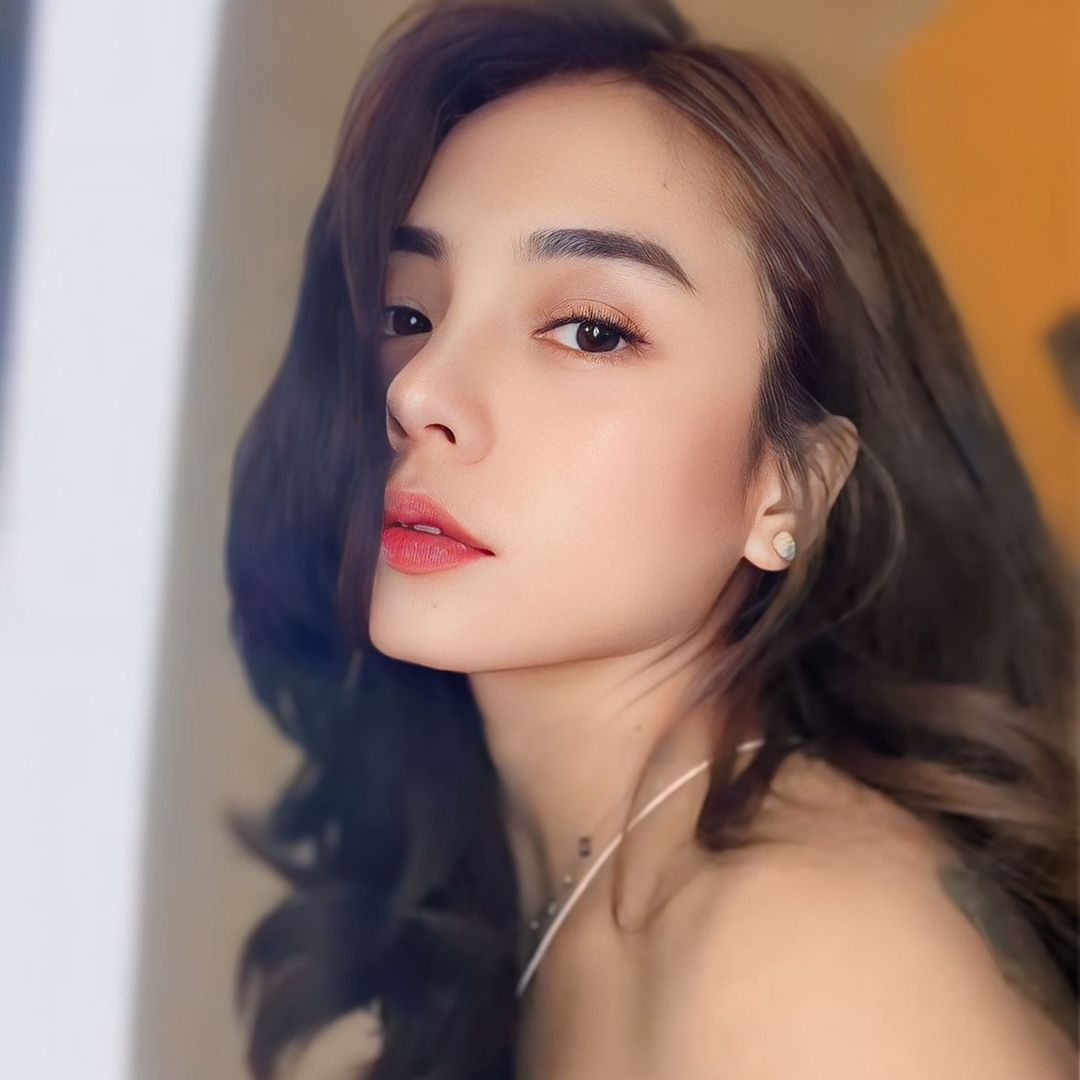 TOP 5 HOST JUST ME AGENCY MARET 2026